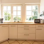 Semesterbostad Kuenstlerhaus Rosenthal 02 Ahrenshoop