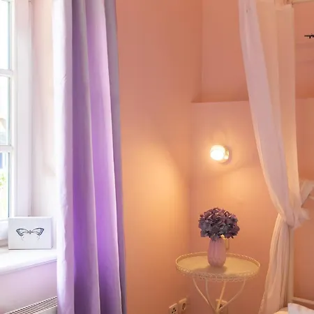 Kuenstlerhaus Rosenthal 02 *